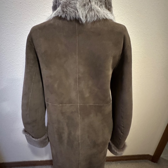 Sundance Shearling Coat Gorgeous Truffle (Dark Taupe)-NWT - Picture 5 of 10